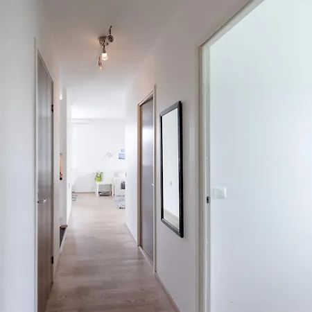 Cozy And Convenient Flat In 아파트 반타